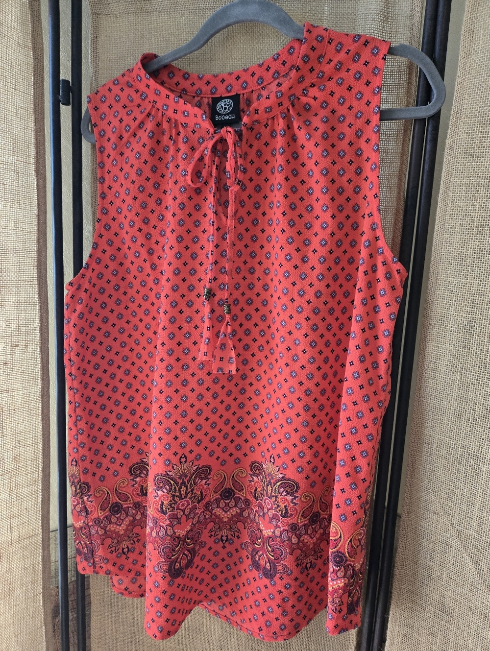 NWOT Women's Bobeau Red Sleeveless Tie V Neck Print Camisole Diamond Paisley L - Picture 1 of 11